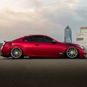 Slammed Infiniti G37 Coupe on air suspension