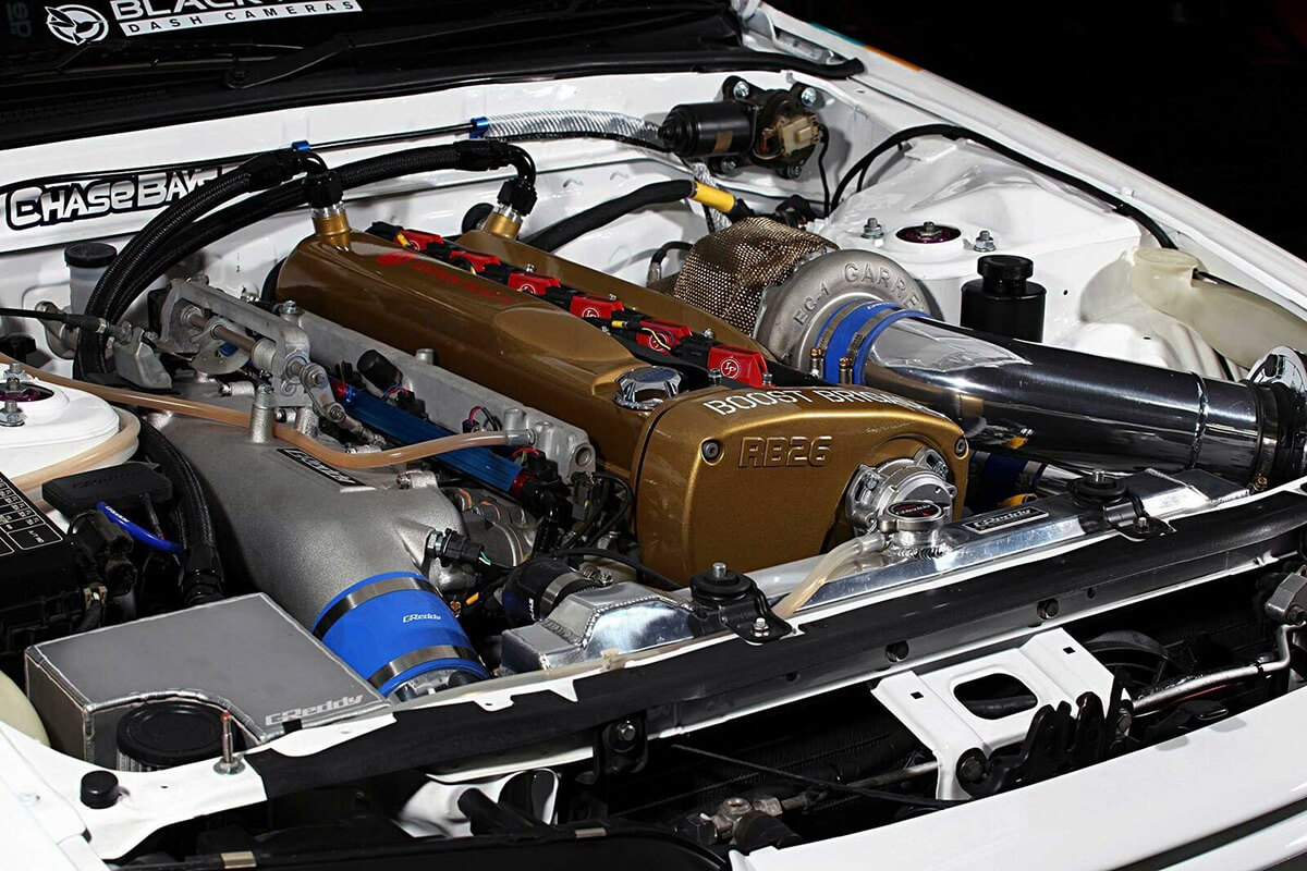 RB26DETT turbocharged engine compartment